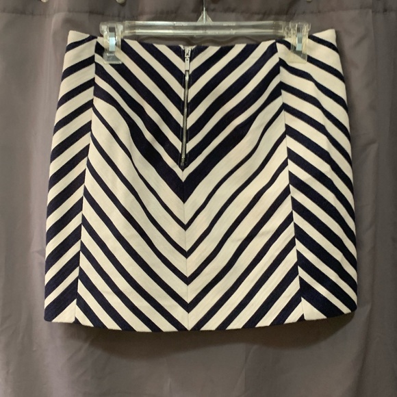 NWOT H&M striped navy blue and white mini skirt - zipper back size 10 - Picture 4 of 7
